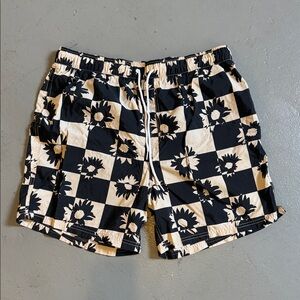 Black and White Floral Men's Swim Trunks
